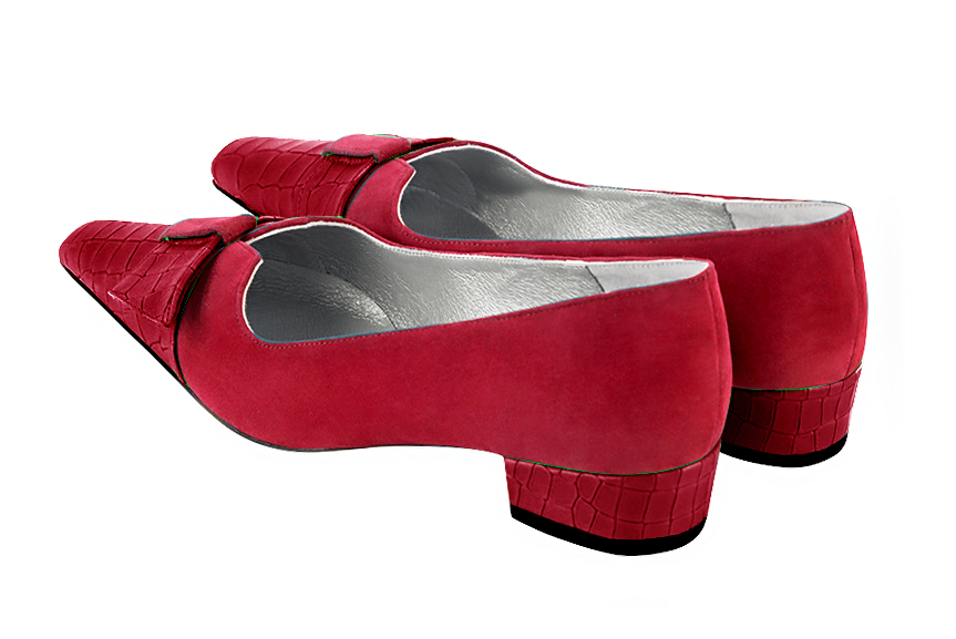 Cardinal red women's dress pumps, with a knot on the front. Tapered toe. Low block heels. Rear view - Florence KOOIJMAN